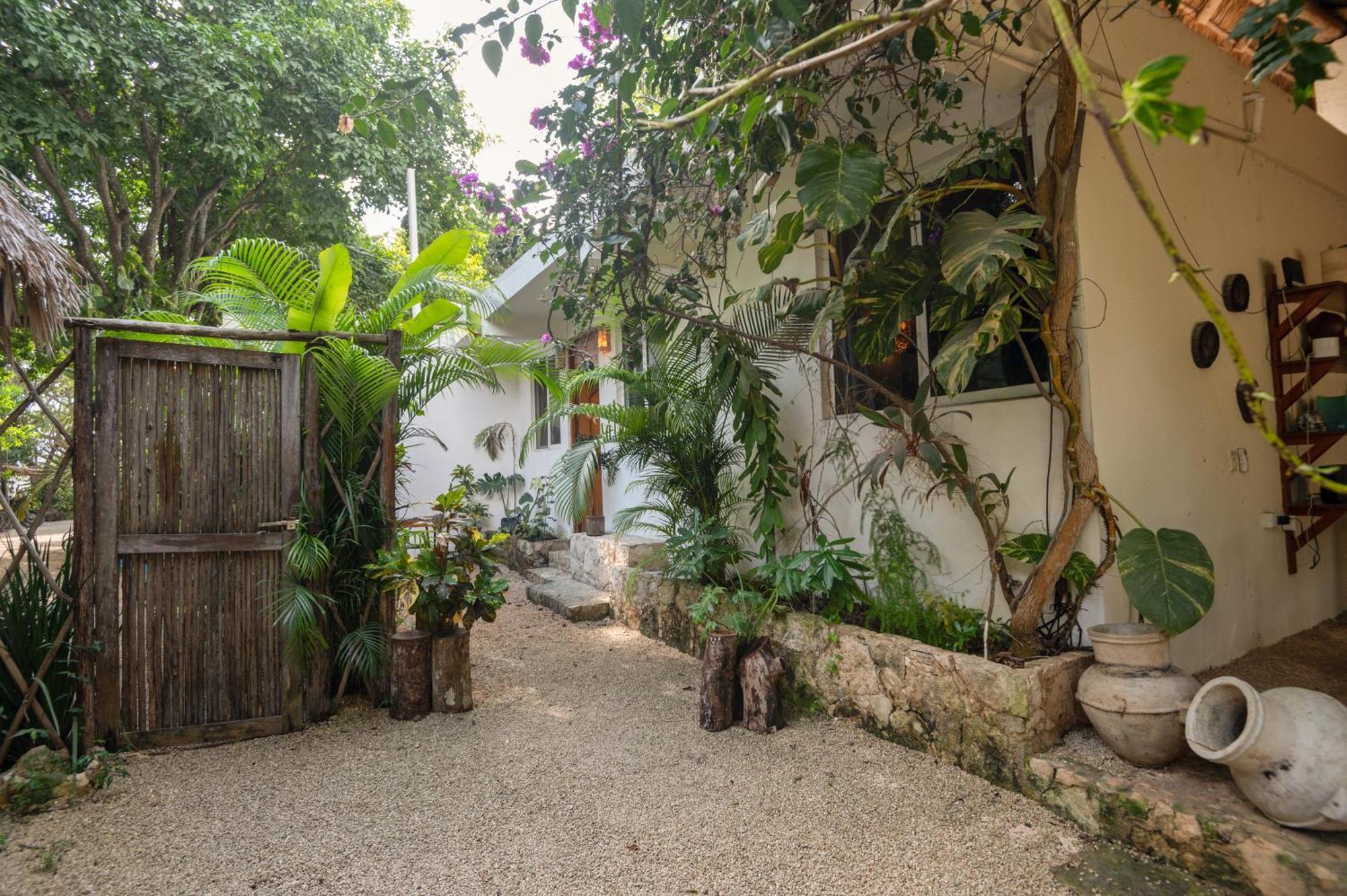 Huaya Camp * Playa del Carmen